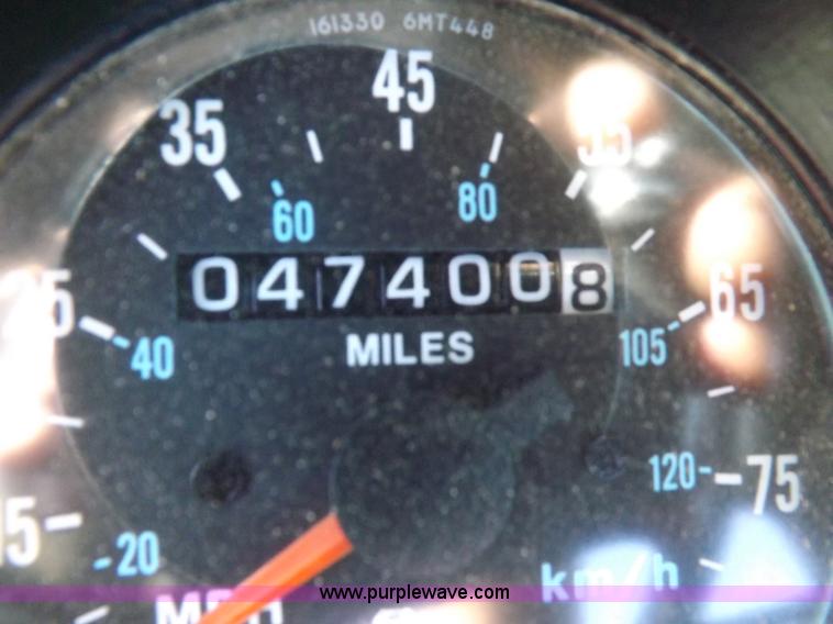 image for item I8451 1992 Mack RD688S semi truck