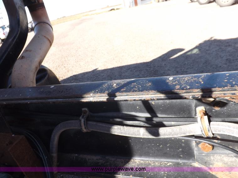 image for item I8451 1992 Mack RD688S semi truck