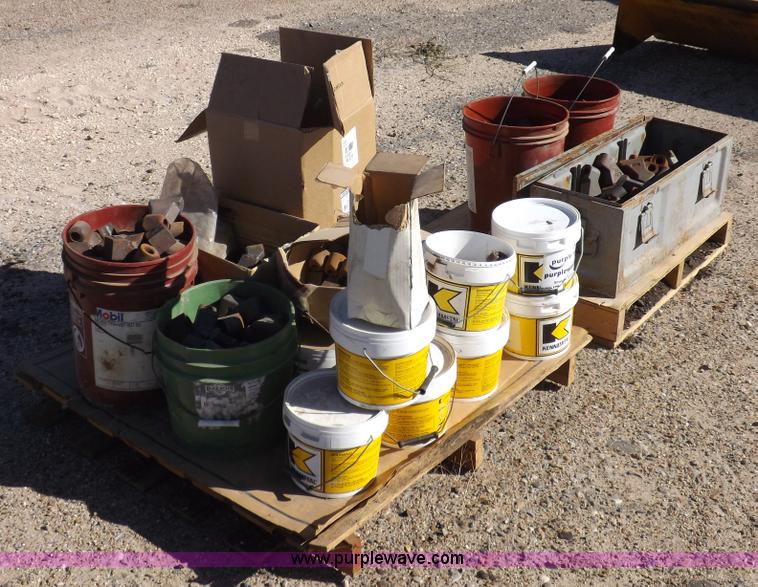 image for item I8454 Assorted carbide replacement cutter bits