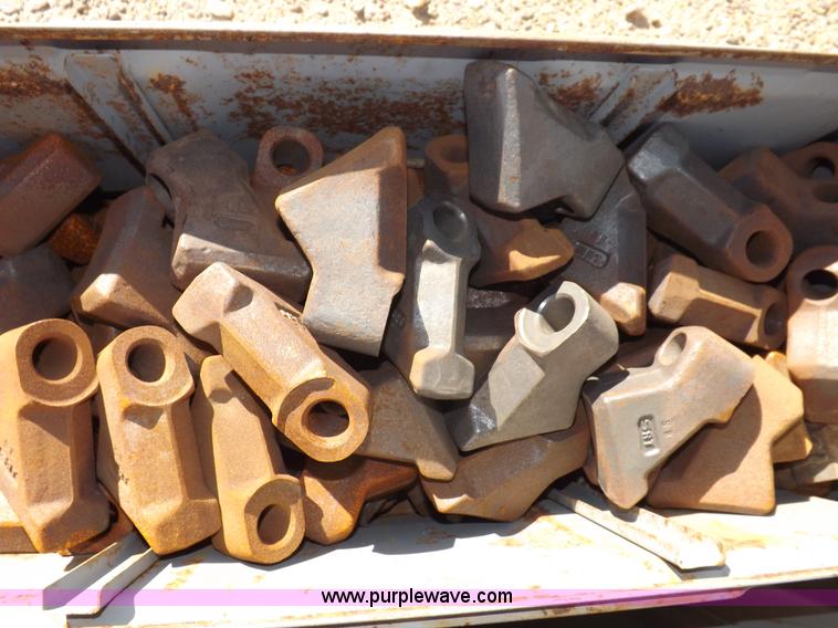 image for item I8454 Assorted carbide replacement cutter bits