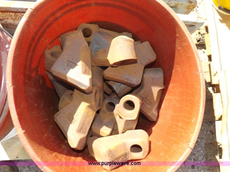 image for item I8454 Assorted carbide replacement cutter bits