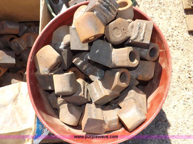 image for item I8454 Assorted carbide replacement cutter bits