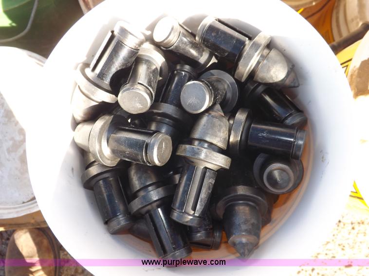 image for item I8454 Assorted carbide replacement cutter bits
