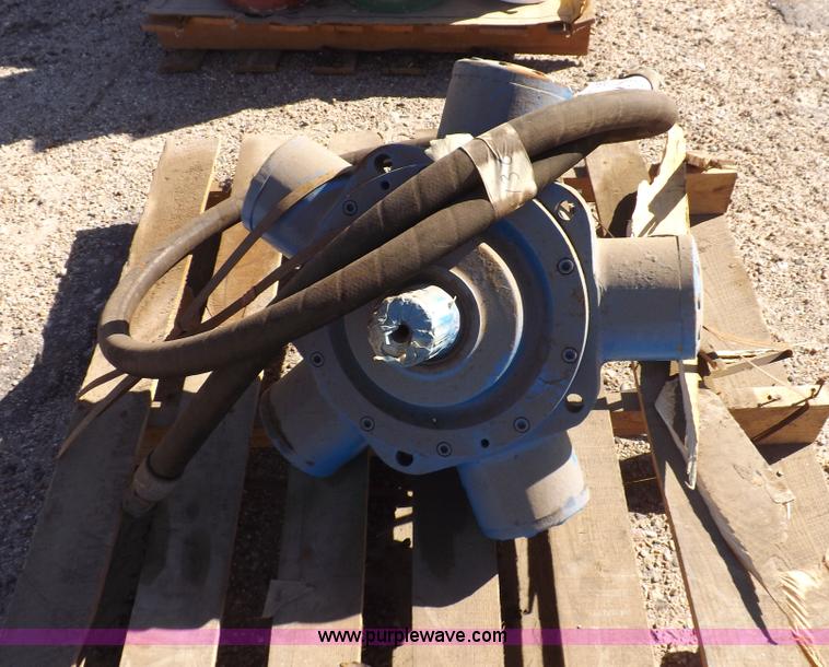 image for item I8455 Hydraulic final drive motor