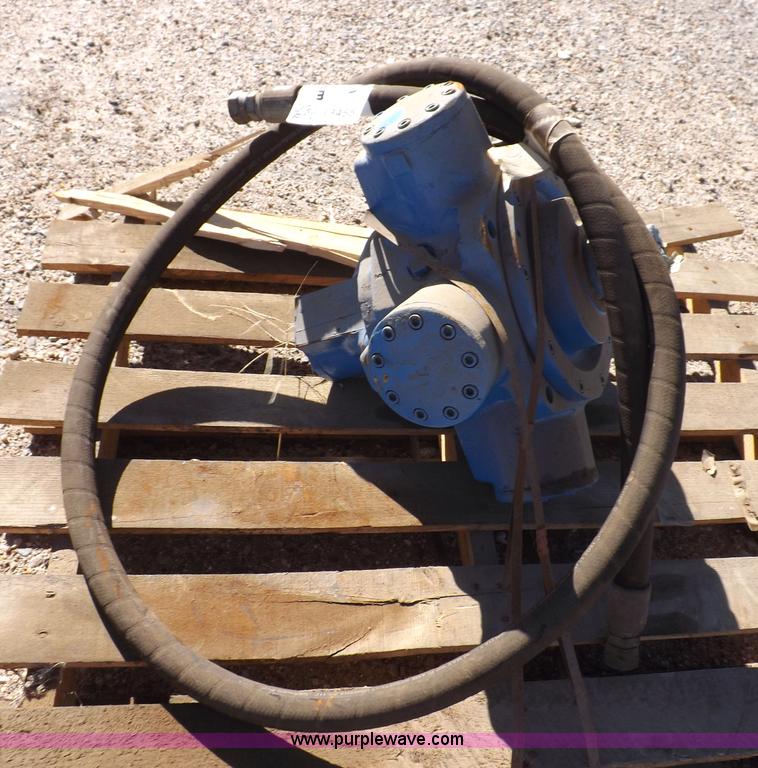 image for item I8455 Hydraulic final drive motor