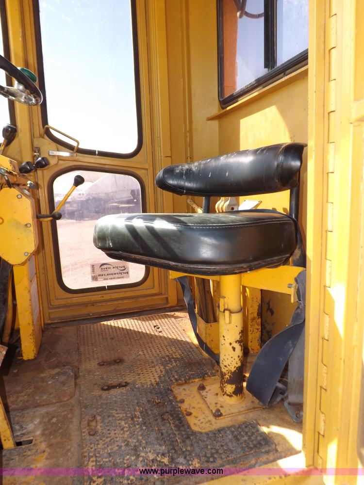 image for item I8458 Bomag MPH100 asphalt recycler