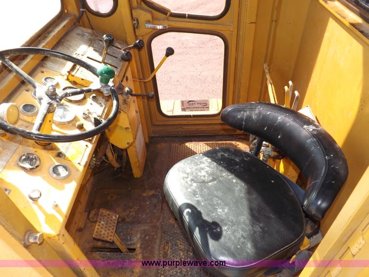 image for item I8458 Bomag MPH100 asphalt recycler