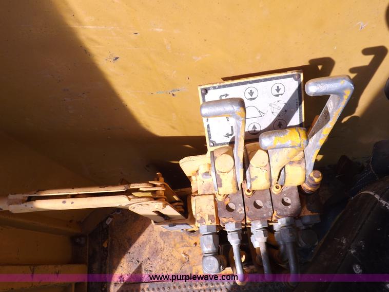 image for item I8458 Bomag MPH100 asphalt recycler