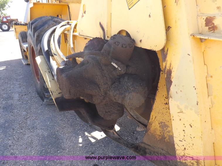 image for item I8458 Bomag MPH100 asphalt recycler