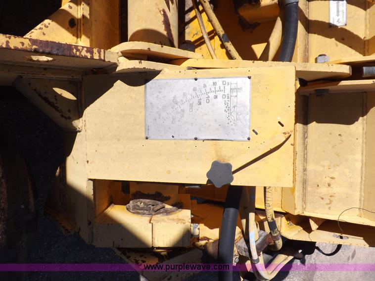 image for item I8458 Bomag MPH100 asphalt recycler