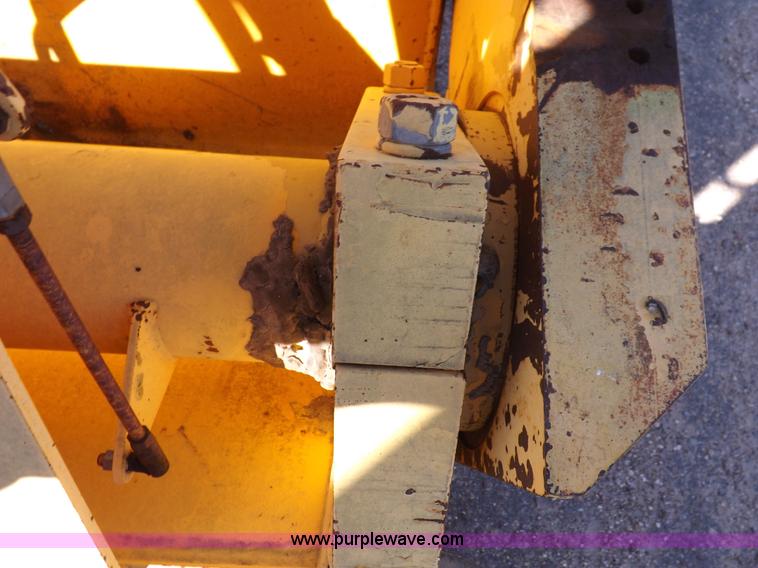 image for item I8458 Bomag MPH100 asphalt recycler