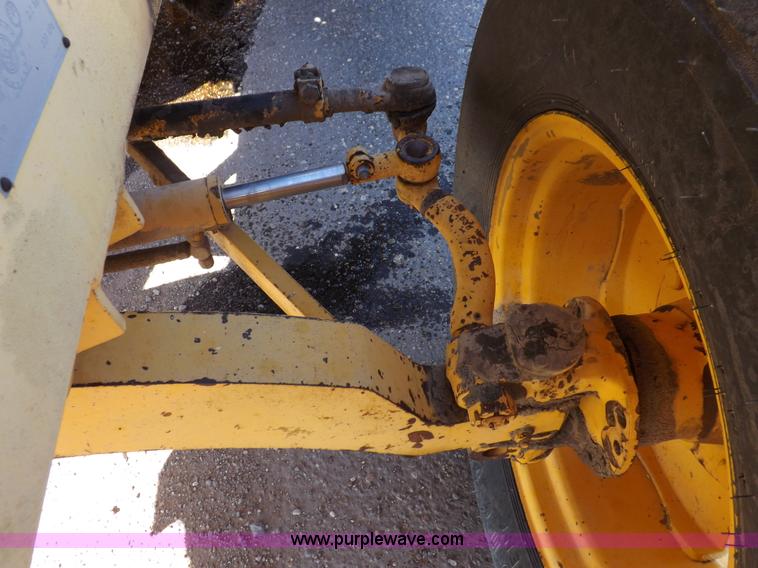 image for item I8458 Bomag MPH100 asphalt recycler