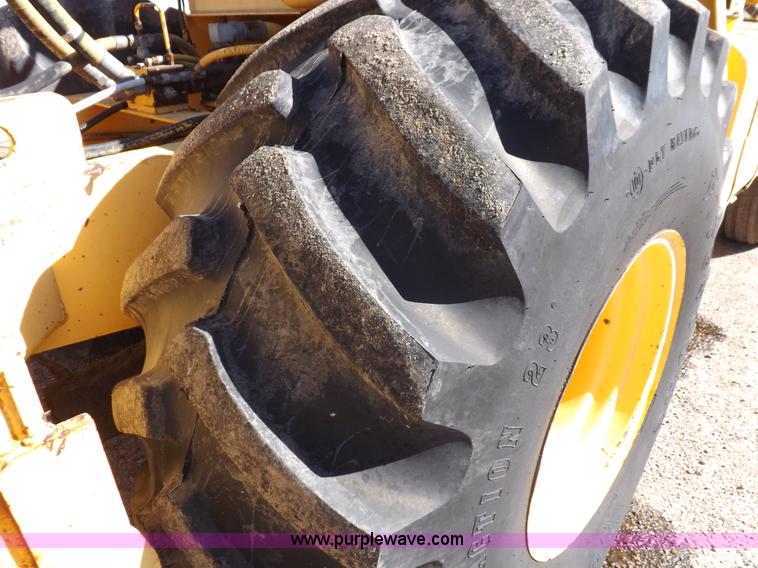 image for item I8458 Bomag MPH100 asphalt recycler