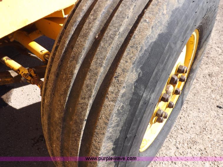 image for item I8458 Bomag MPH100 asphalt recycler