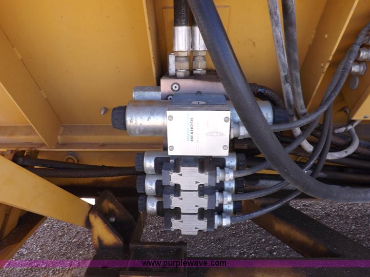 image for item I8459 HTC, Inc. 20P23D shoulder paving machine