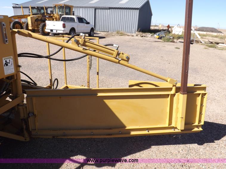 image for item I8459 HTC, Inc. 20P23D shoulder paving machine