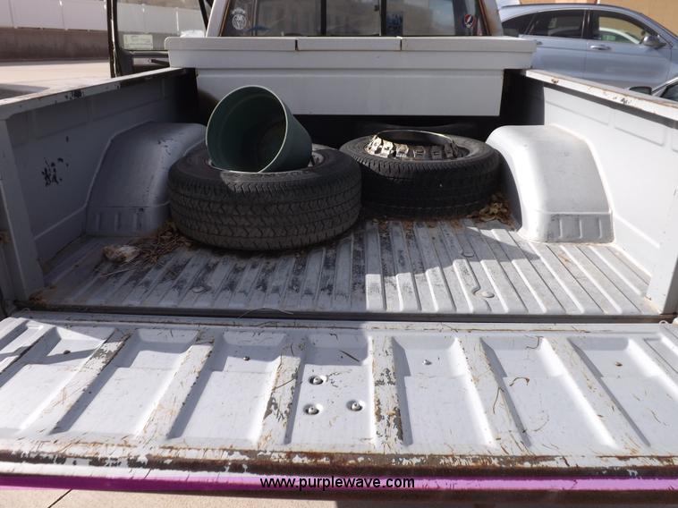 image for item I8488 1985 GMC Sierra Classic 1500 pickup truck