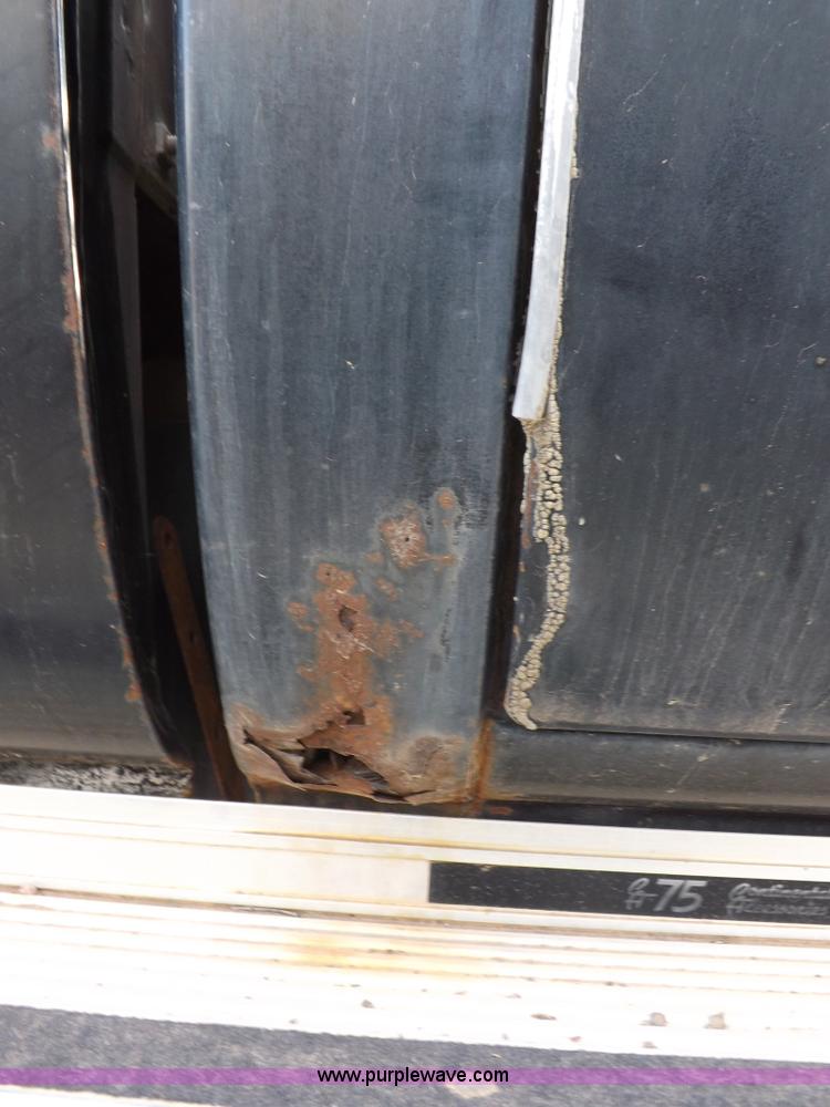 image for item I8488 1985 GMC Sierra Classic 1500 pickup truck