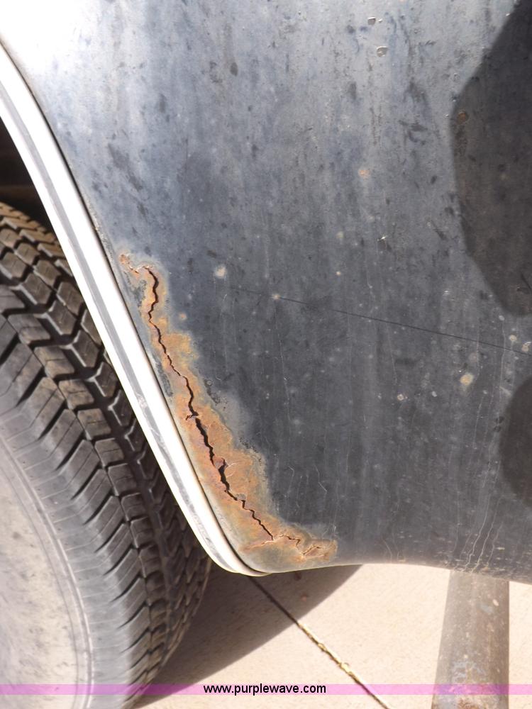 image for item I8488 1985 GMC Sierra Classic 1500 pickup truck