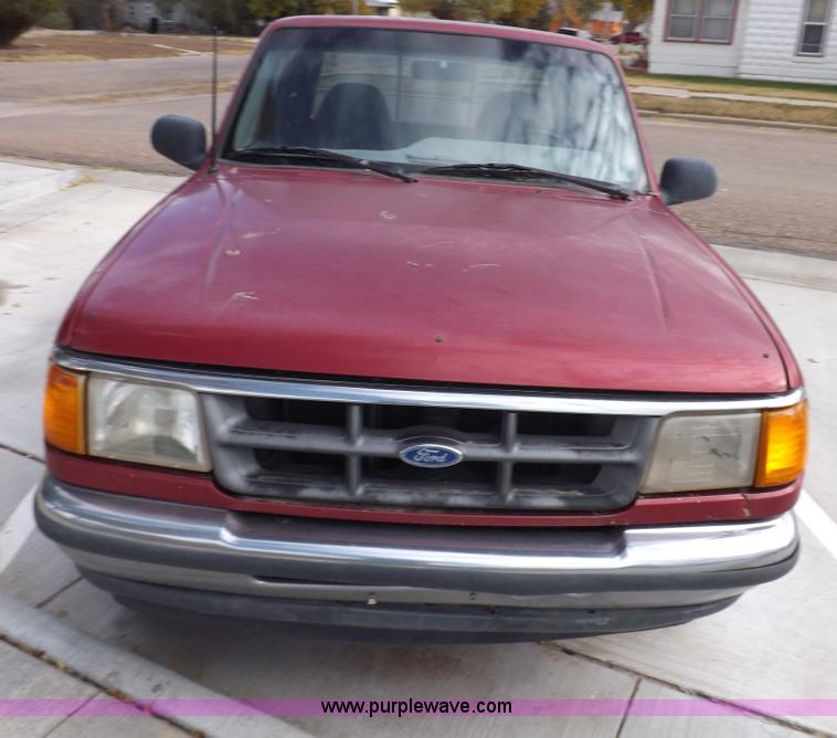 image for item I8489 1993 Ford Ranger XLT SuperCab pickup truck