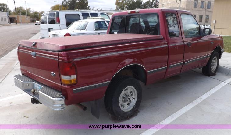 image for item I8489 1993 Ford Ranger XLT SuperCab pickup truck