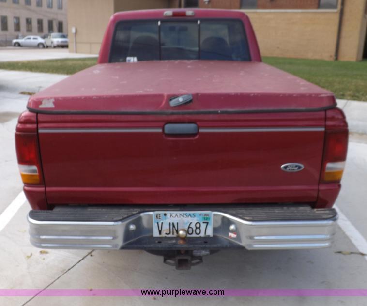image for item I8489 1993 Ford Ranger XLT SuperCab pickup truck