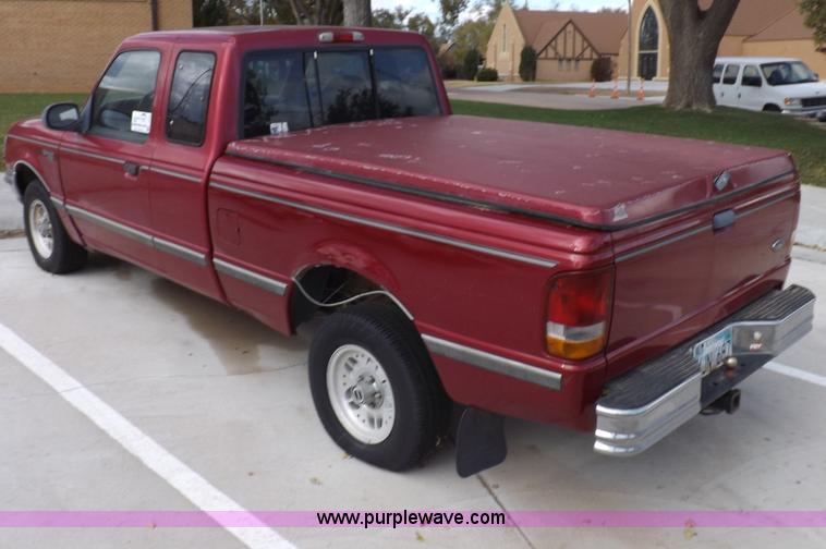 image for item I8489 1993 Ford Ranger XLT SuperCab pickup truck