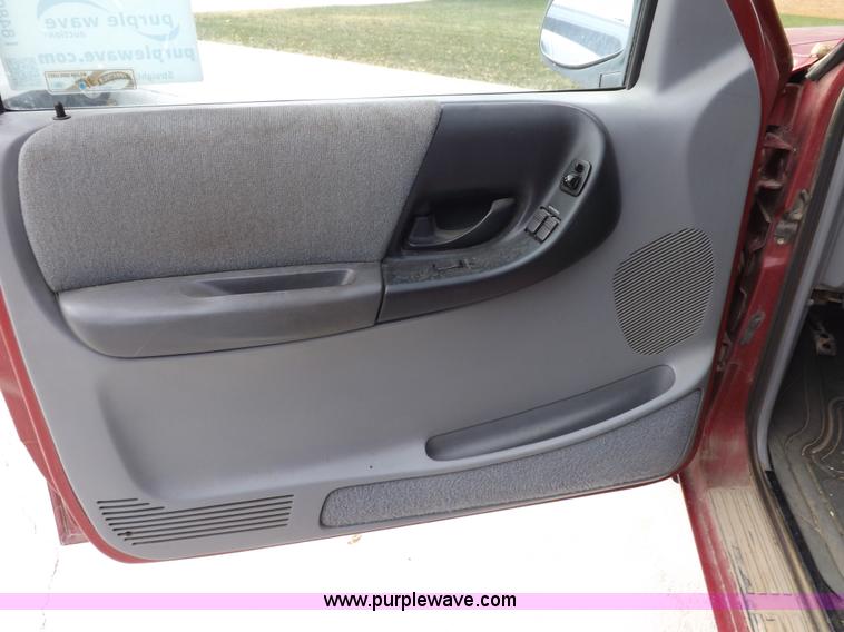 image for item I8489 1993 Ford Ranger XLT SuperCab pickup truck