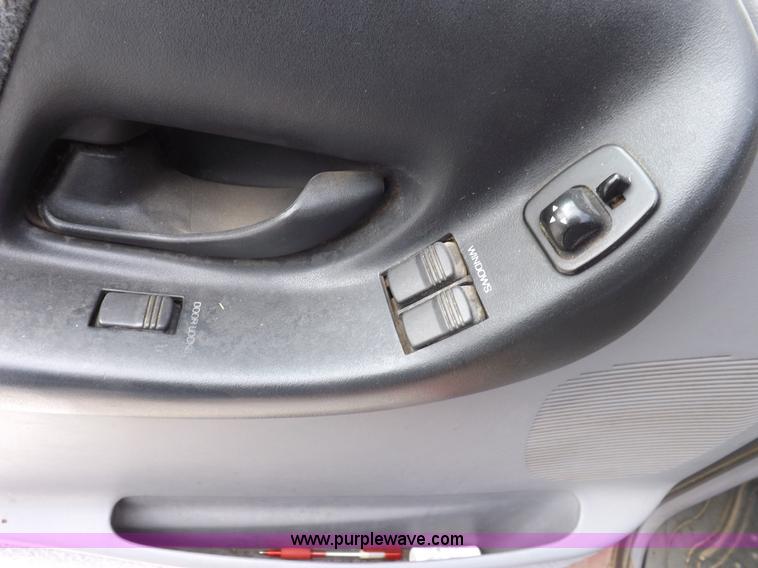 image for item I8489 1993 Ford Ranger XLT SuperCab pickup truck