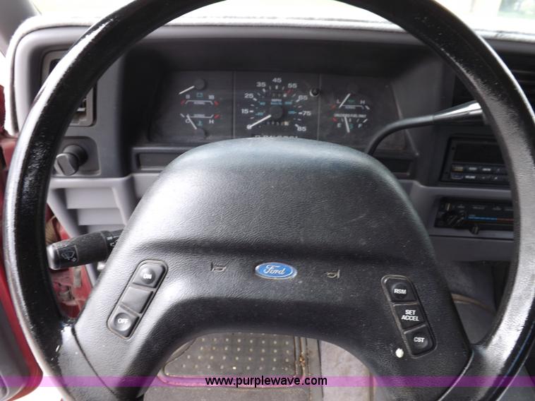 image for item I8489 1993 Ford Ranger XLT SuperCab pickup truck