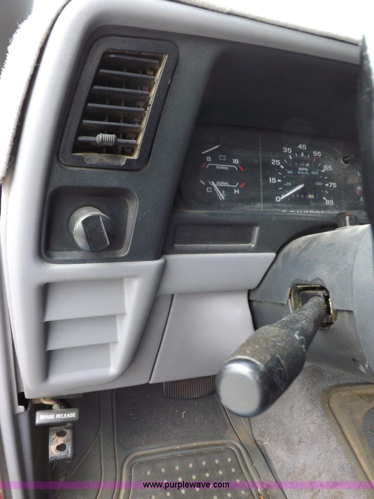 image for item I8489 1993 Ford Ranger XLT SuperCab pickup truck