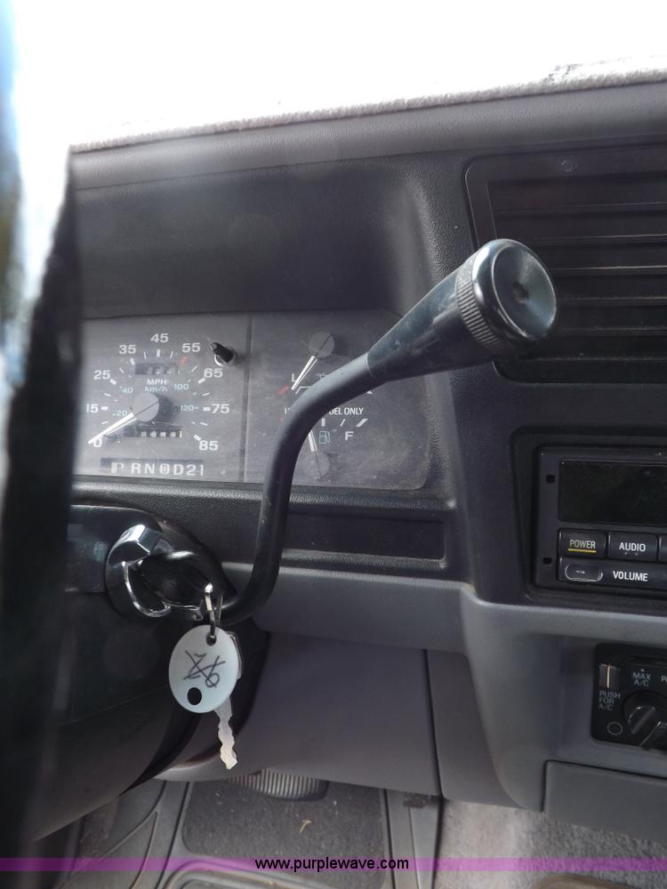 image for item I8489 1993 Ford Ranger XLT SuperCab pickup truck