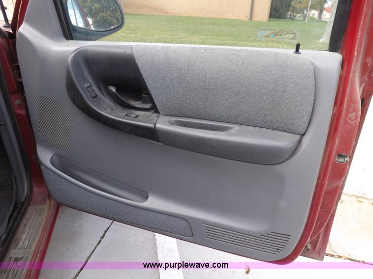 image for item I8489 1993 Ford Ranger XLT SuperCab pickup truck