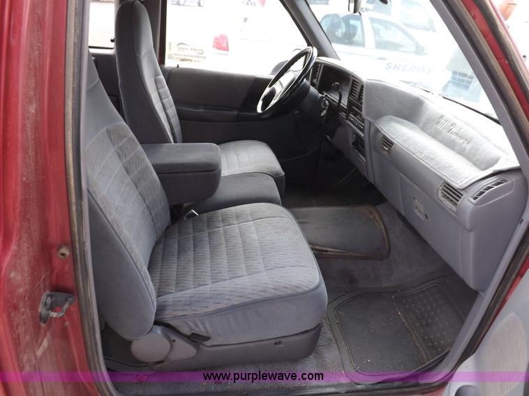 image for item I8489 1993 Ford Ranger XLT SuperCab pickup truck