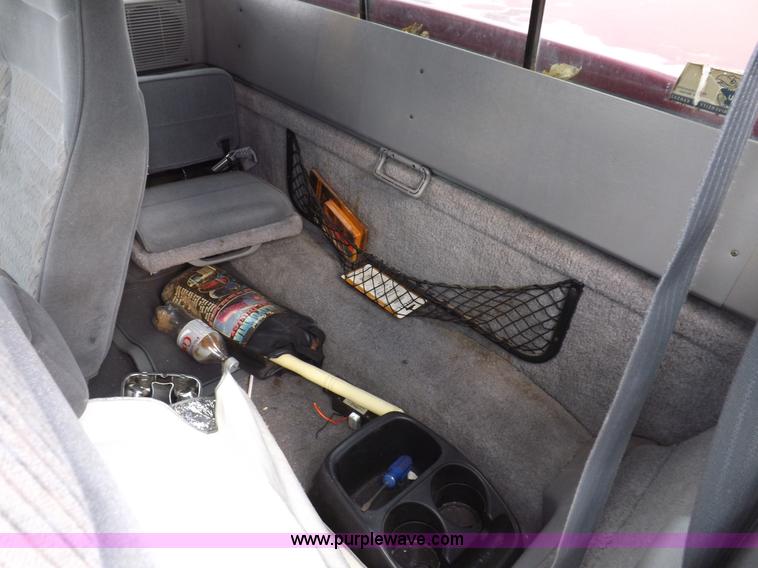 image for item I8489 1993 Ford Ranger XLT SuperCab pickup truck