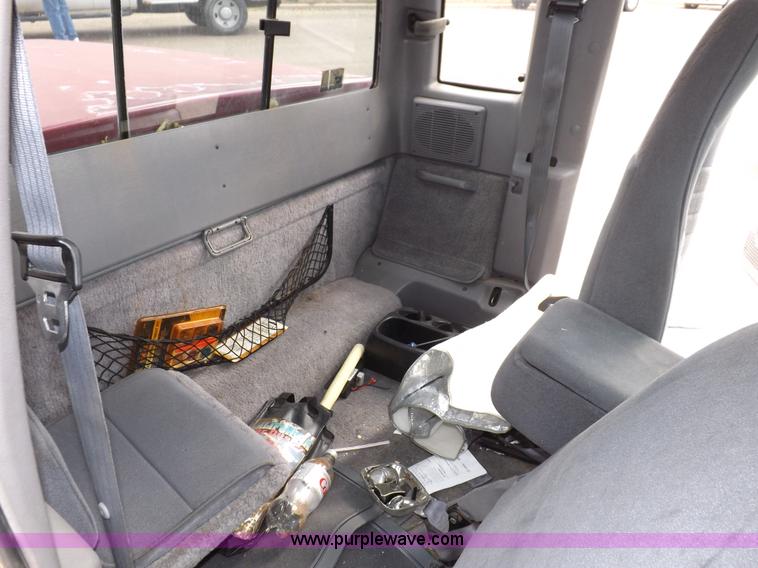 image for item I8489 1993 Ford Ranger XLT SuperCab pickup truck