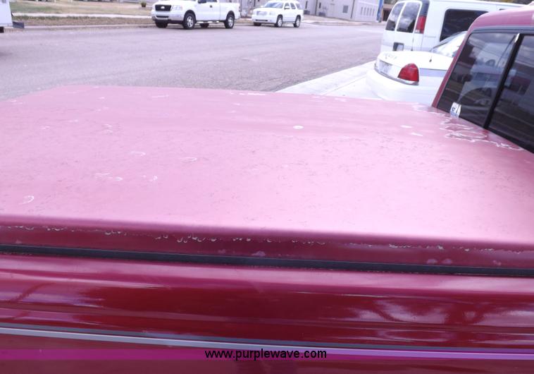 image for item I8489 1993 Ford Ranger XLT SuperCab pickup truck