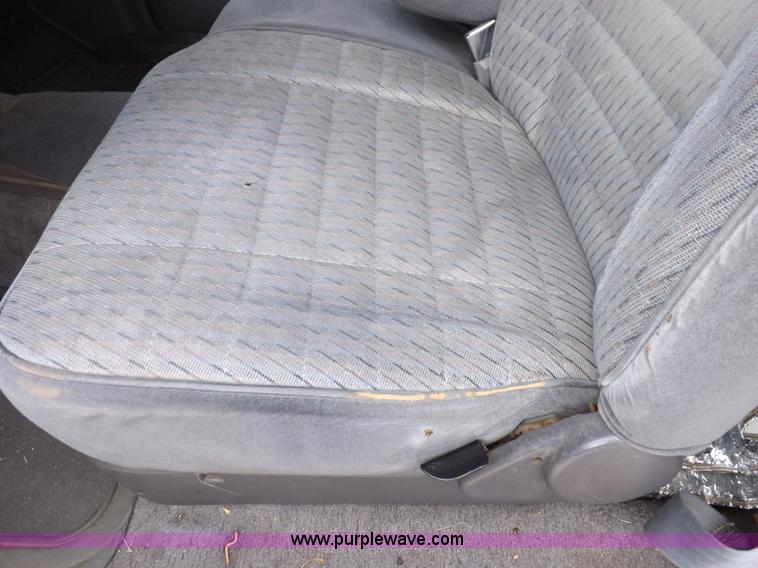 image for item I8489 1993 Ford Ranger XLT SuperCab pickup truck