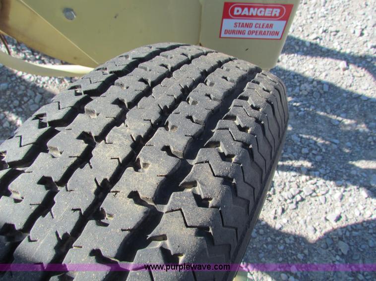 image for item AE9097 LMC 8907 hay rake