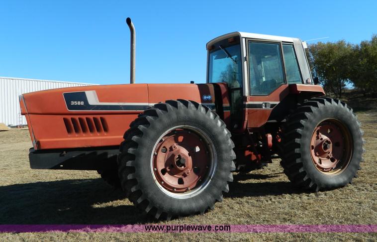 image for item AZ9020 1980 International Harvester 3588 2+2 4WD tractor