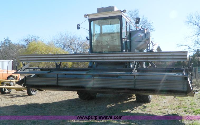 image for item AZ9027 1967 Gleaner C2 combine