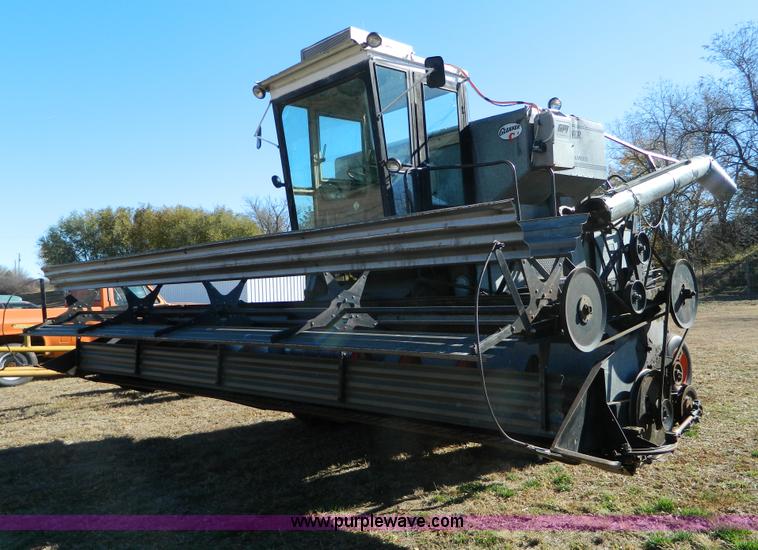 image for item AZ9027 1967 Gleaner C2 combine