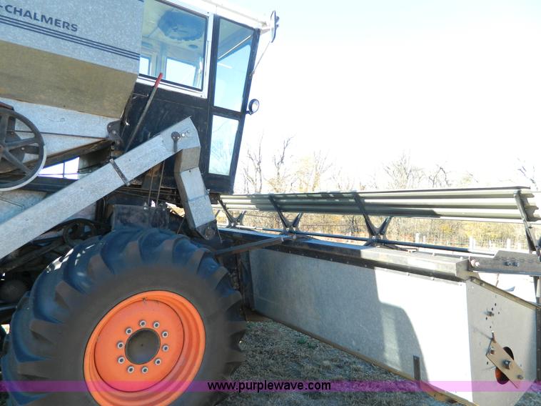 image for item AZ9027 1967 Gleaner C2 combine