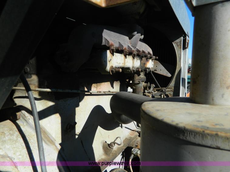 image for item AZ9027 1967 Gleaner C2 combine