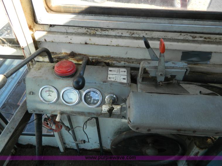 image for item AZ9027 1967 Gleaner C2 combine