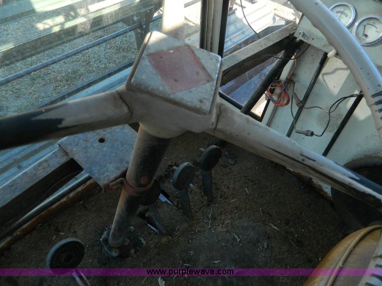 image for item AZ9027 1967 Gleaner C2 combine