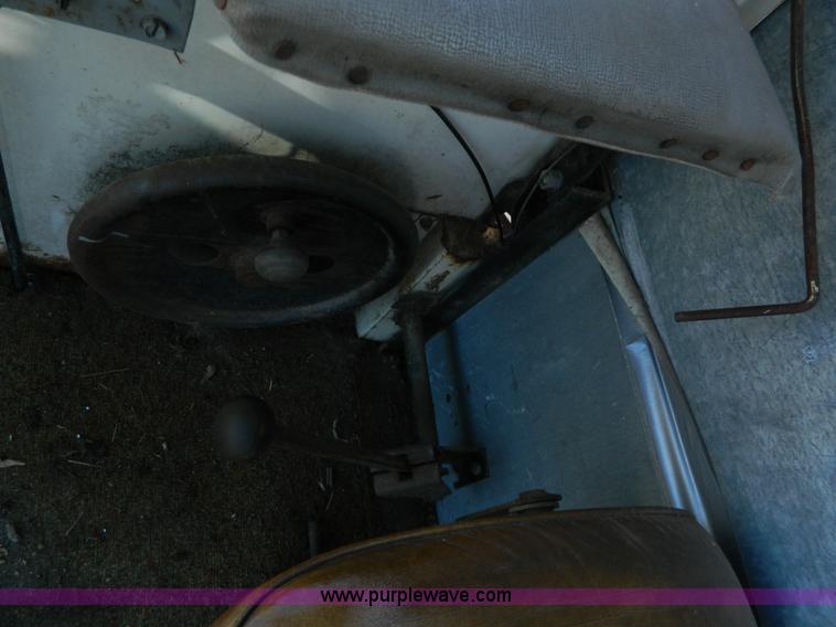 image for item AZ9027 1967 Gleaner C2 combine