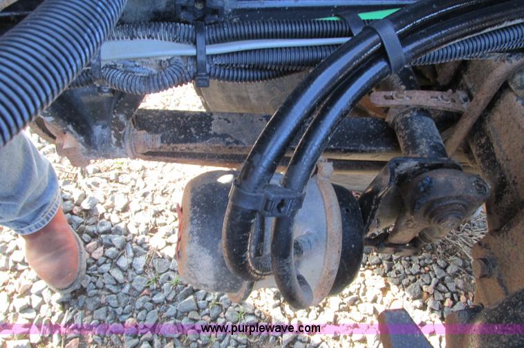 image for item E5218 2007 Freightliner Columbia semi truck