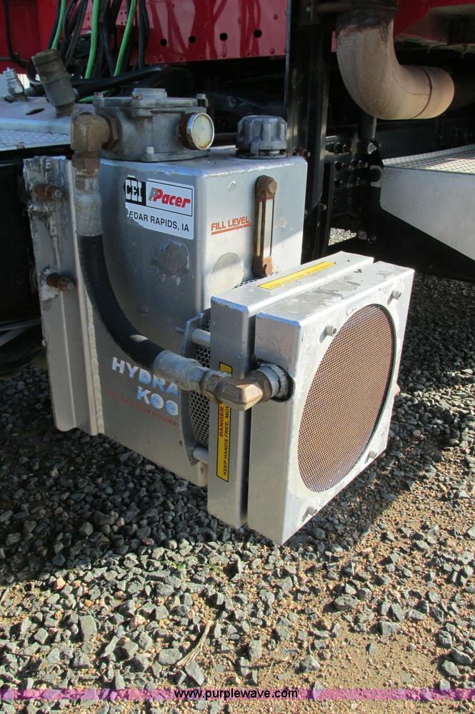 image for item E5218 2007 Freightliner Columbia semi truck