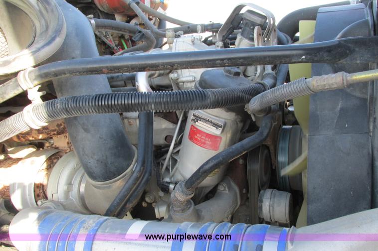 image for item E5218 2007 Freightliner Columbia semi truck